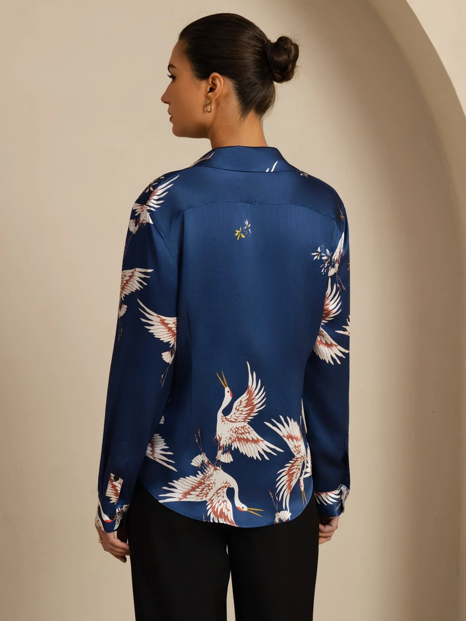 19Momme Pure Silk Long Sleeve Lapel Collar Women's Crane Print Button Blouse - Image 2
