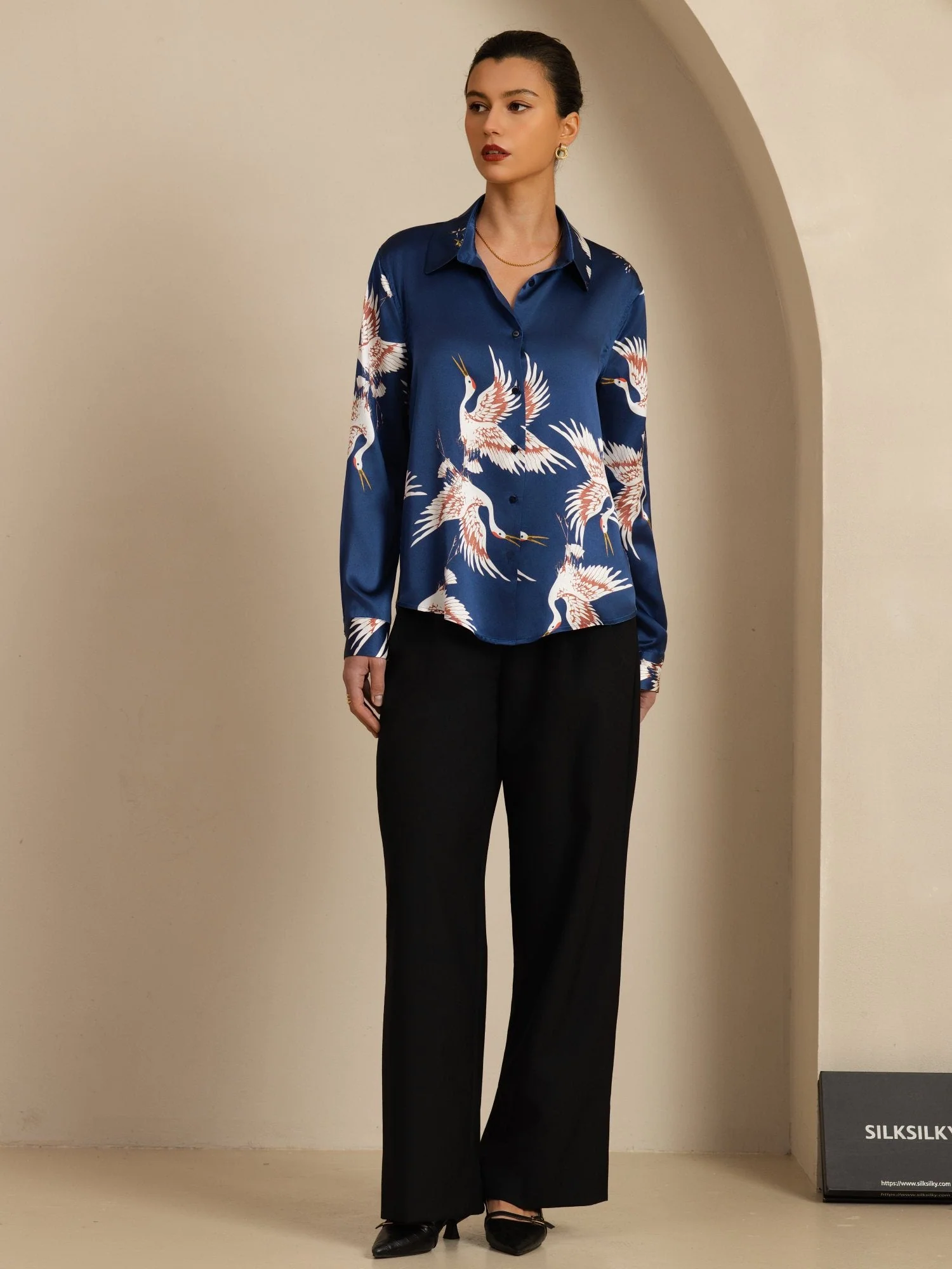 19Momme Pure Silk Long Sleeve Lapel Collar Women's Crane Print Button Blouse - Image 8