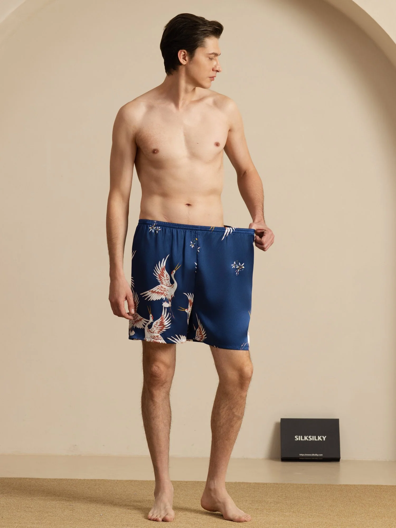 19Momme Pure Silk Men's Crane Print Elastic Waist Sleep Shorts - Image 7