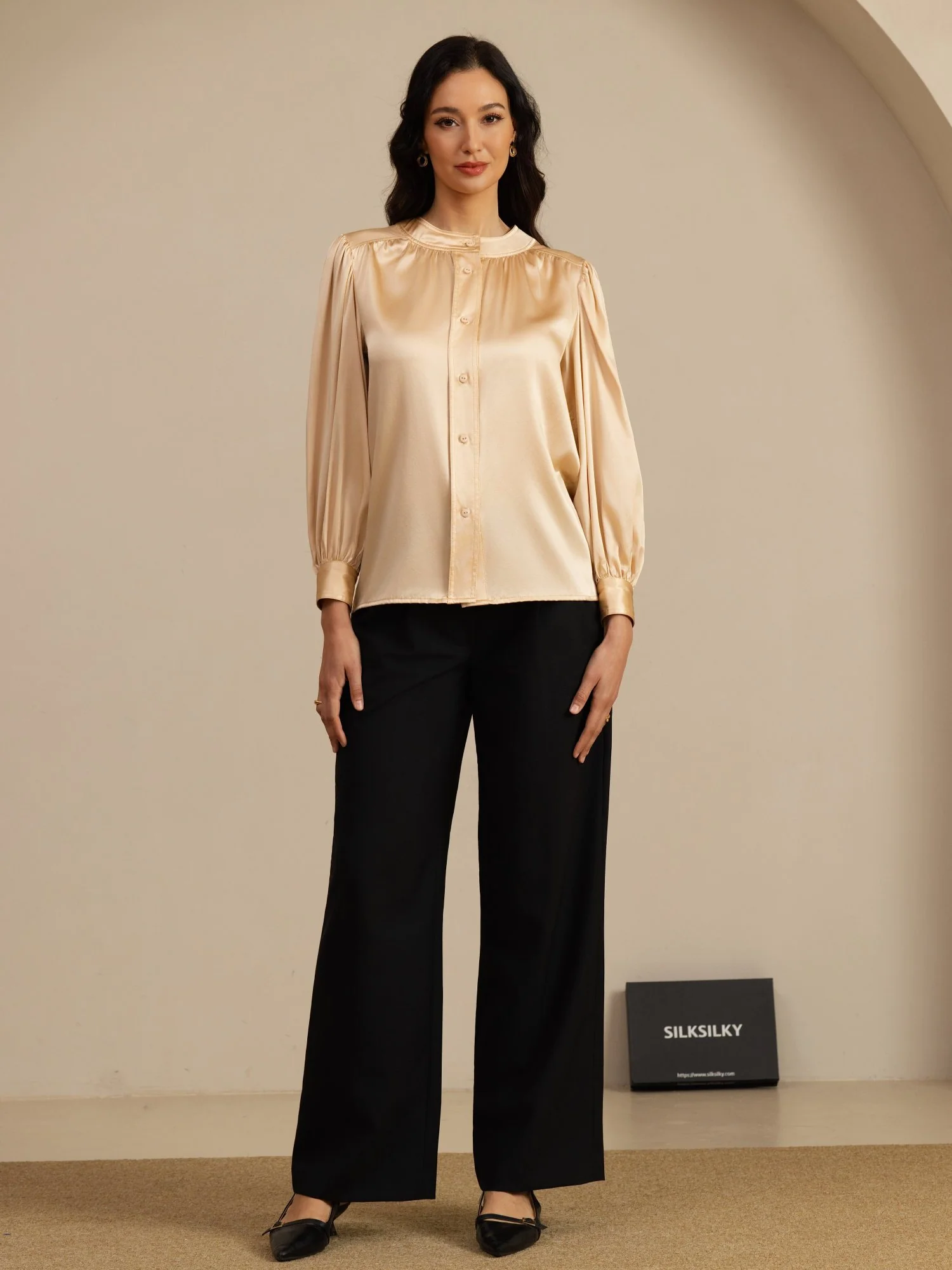 19Momme Silk Women's Round Neck Lantern Sleeve Blouse With Button Closure - Image 6