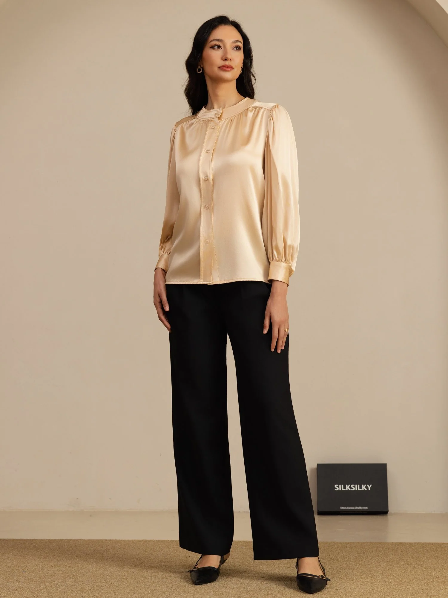 19Momme Silk Women's Round Neck Lantern Sleeve Blouse With Button Closure - Image 7