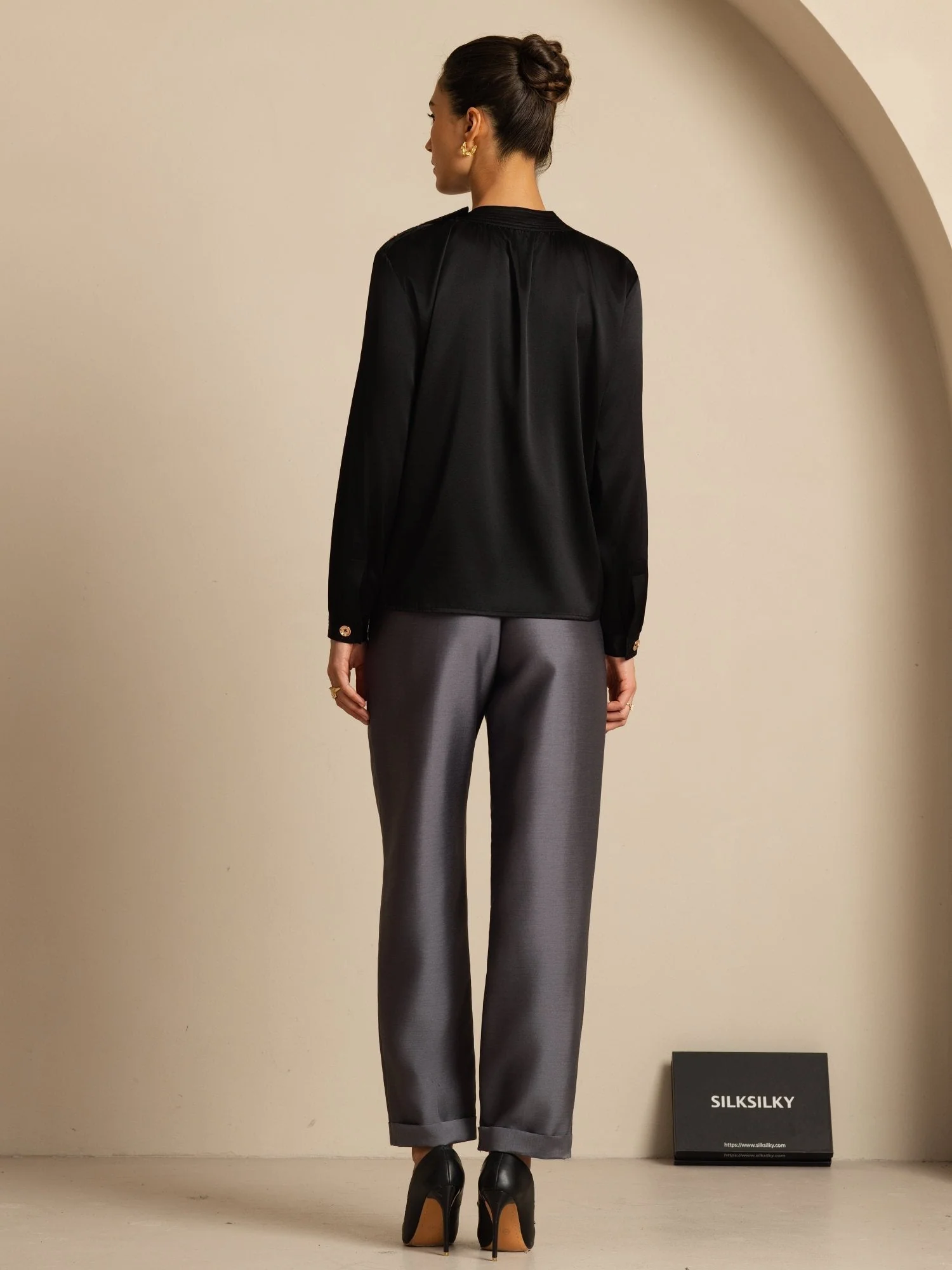 19Momme Silk Women’s Gathered Neck Long Sleeve Blouse - Image 17