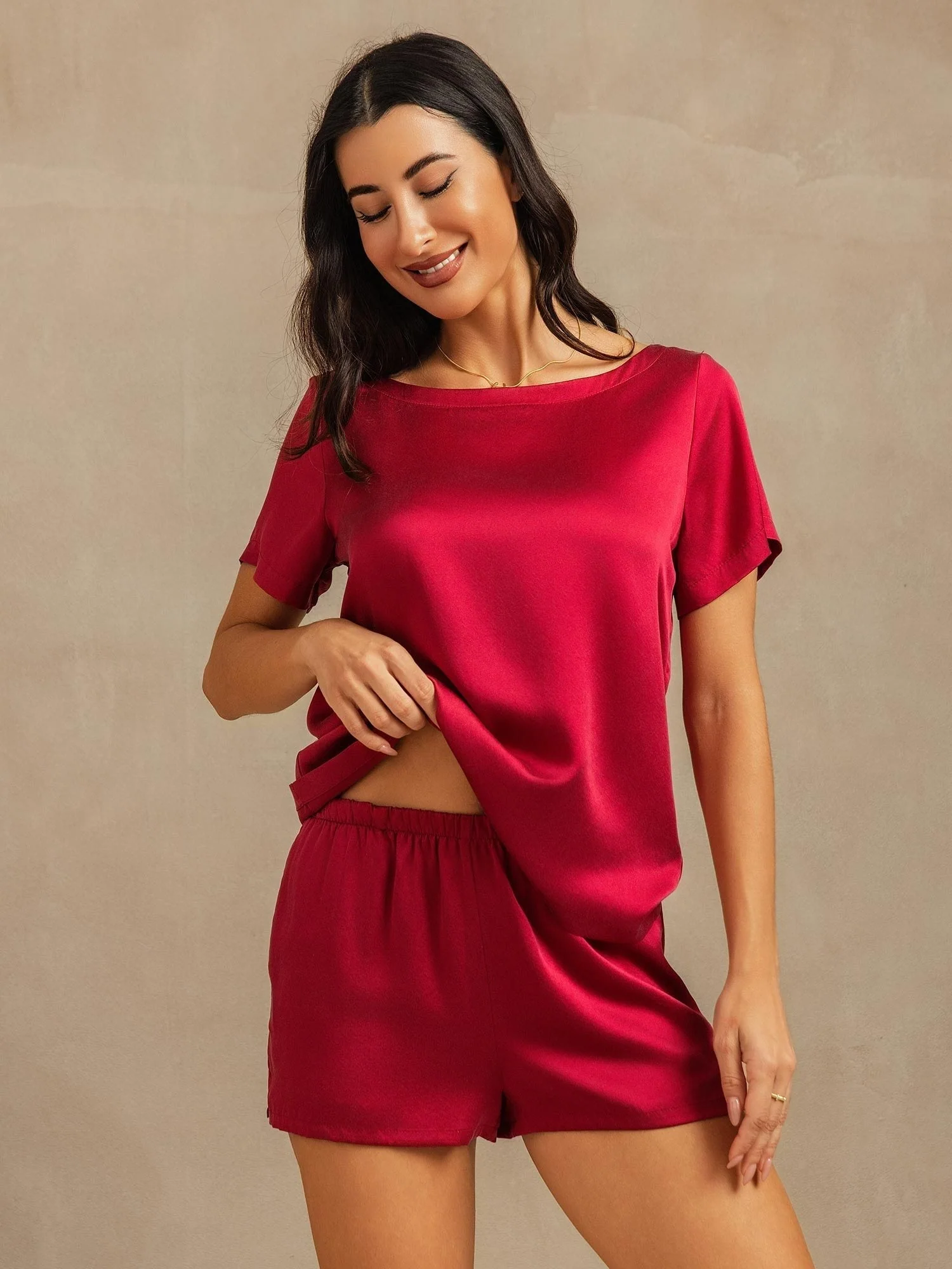 19Momme Women's Silk Short Sleeve Round Collar Pajamas Set with Side Pocket Design - Image 15