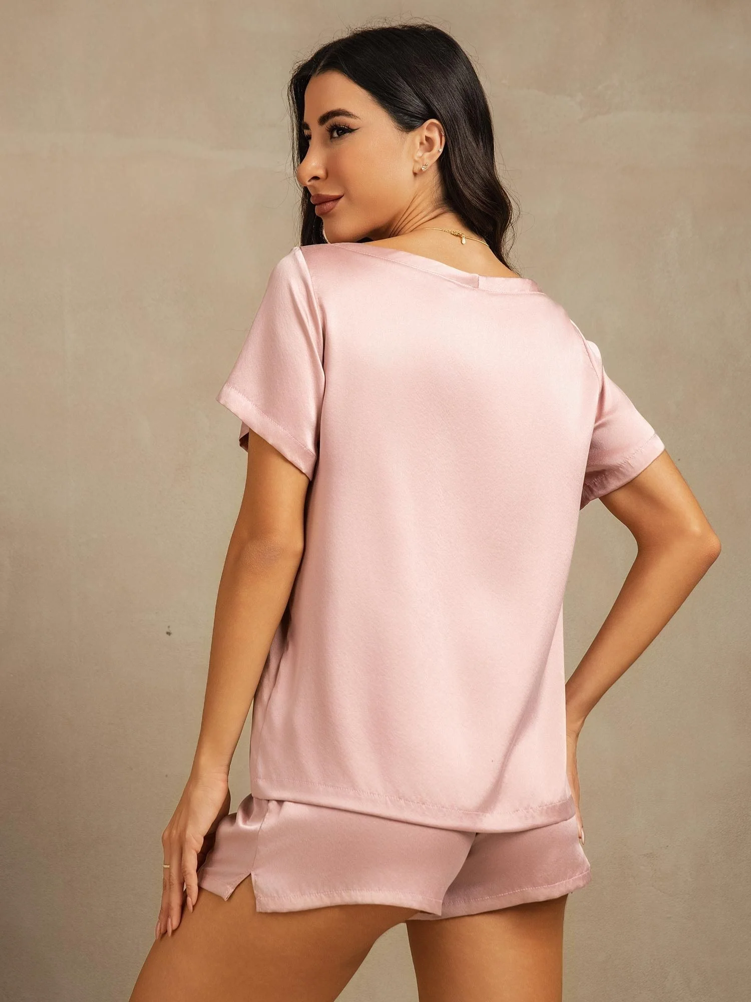 19Momme Women's Silk Short Sleeve Round Collar Pajamas Set with Side Pocket Design - Image 17