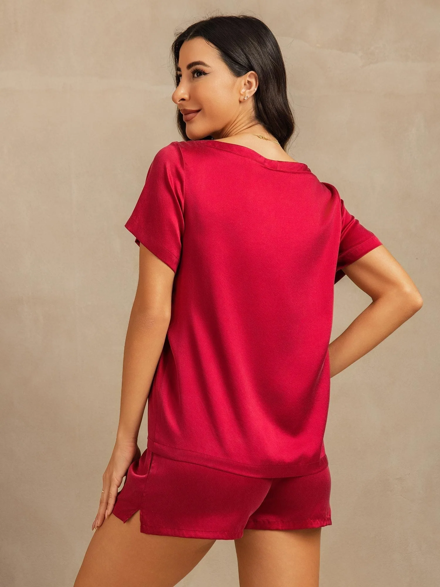 19Momme Women's Silk Short Sleeve Round Collar Pajamas Set with Side Pocket Design - Image 9