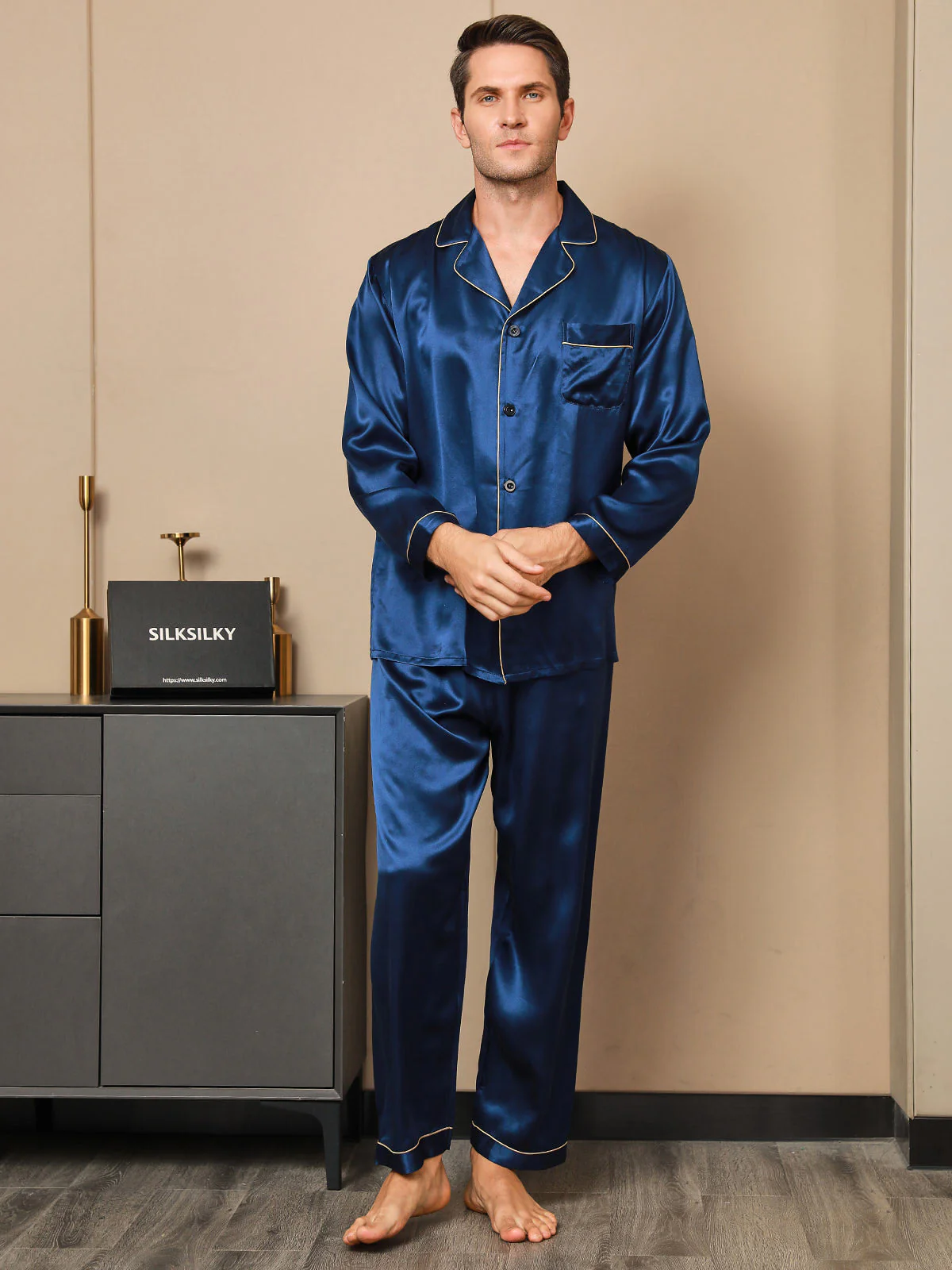 Pure Silk Long Sleeve Notch Collar Men's Pyjamas Set with Button Up Design - Image 12