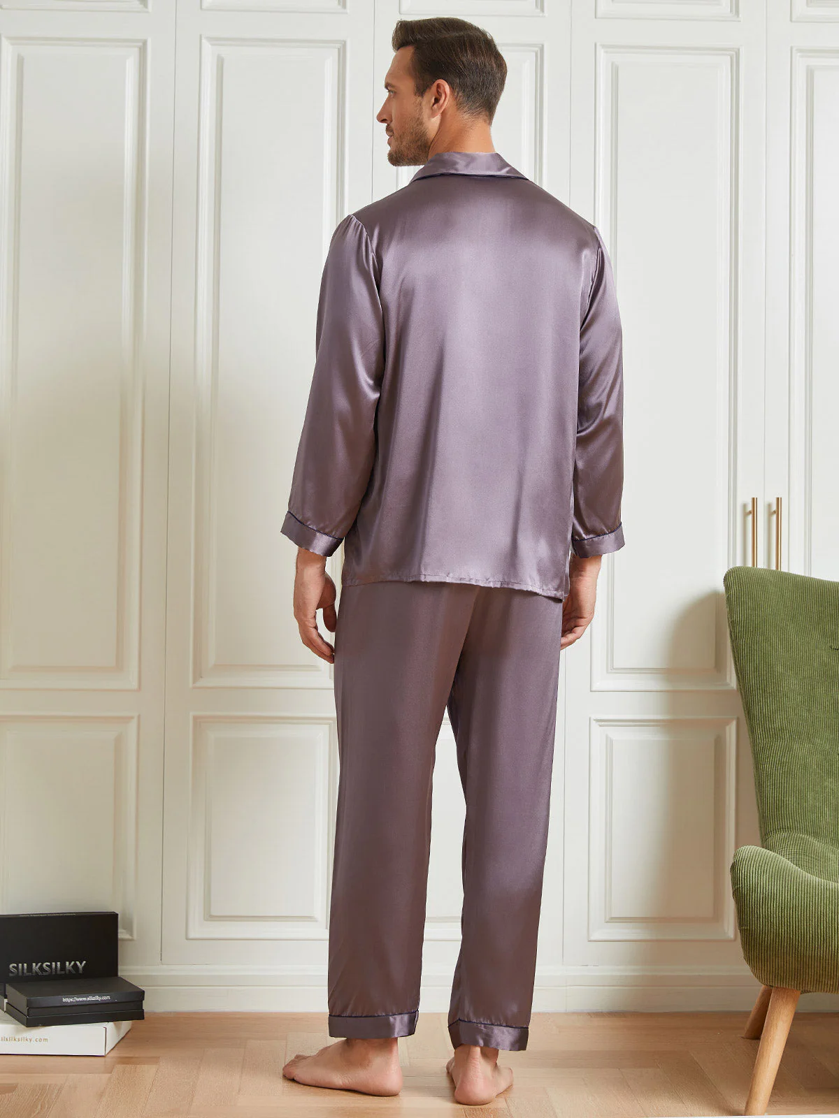 Pure Silk Long Sleeve Notch Collar Men's Pyjamas Set with Button Up Design - Image 16