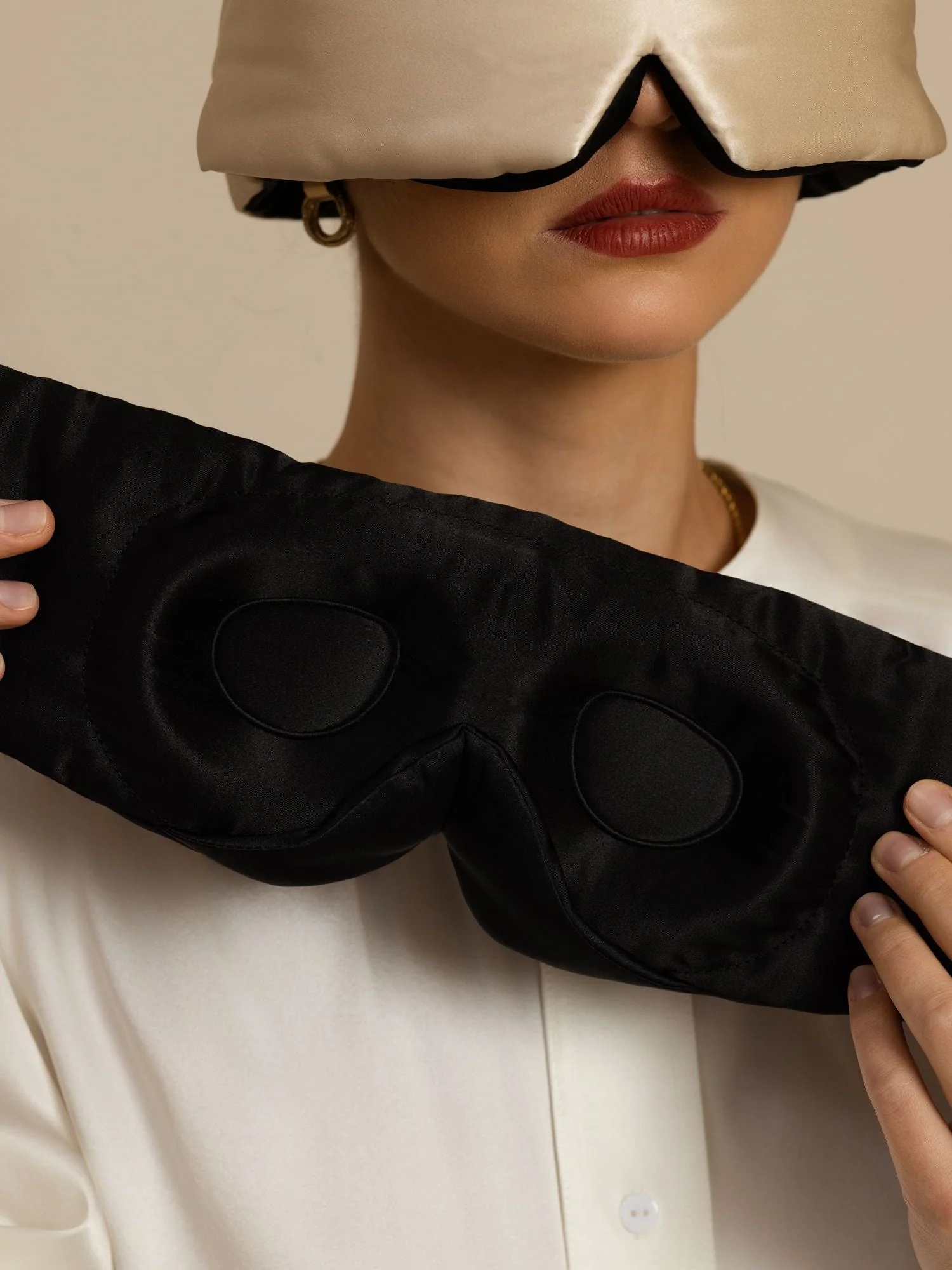 Pure Silk 3D Contoured Eye Mask With Velcro Closure - Image 10