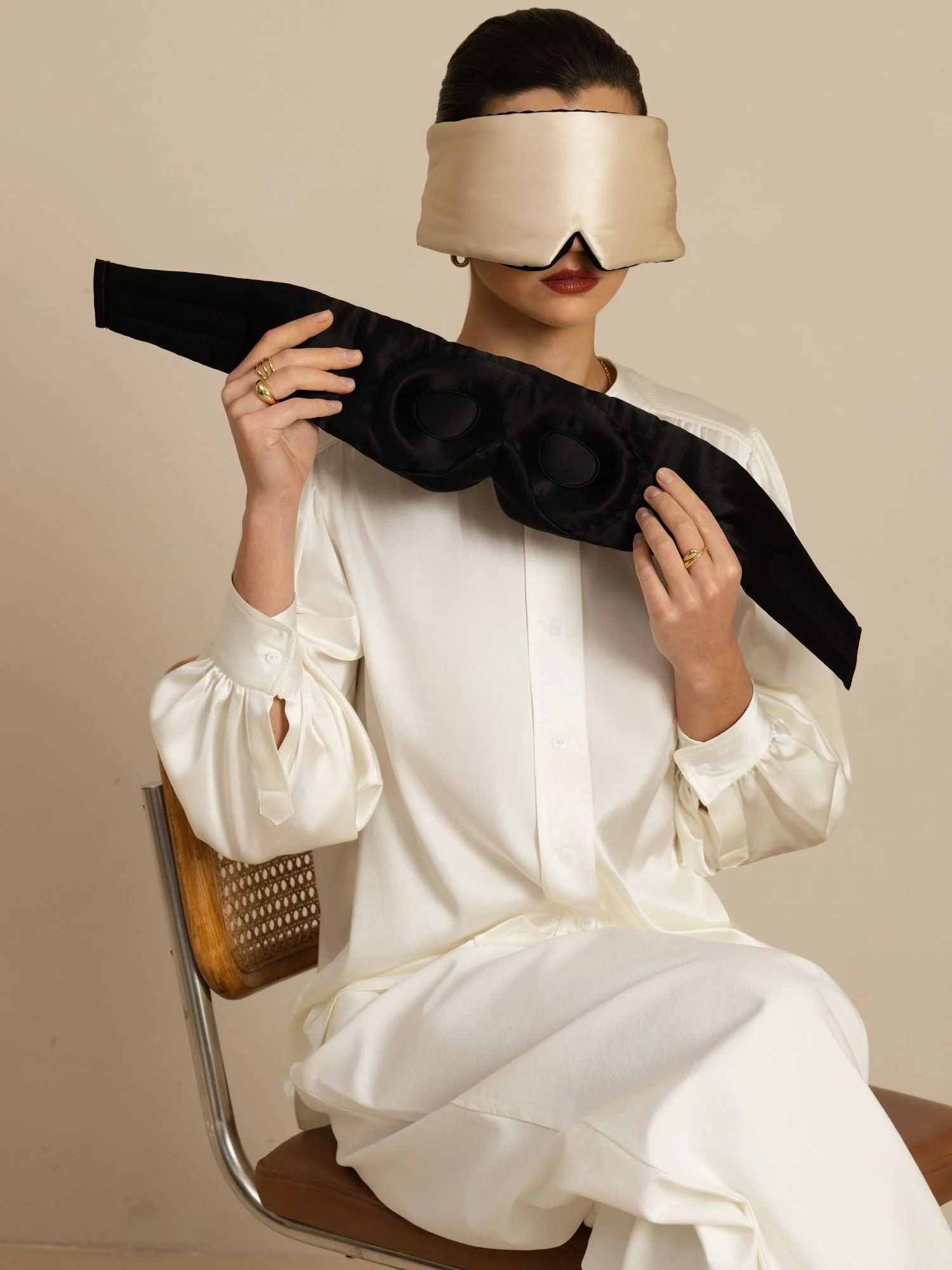 Pure Silk 3D Contoured Eye Mask With Velcro Closure - Image 11