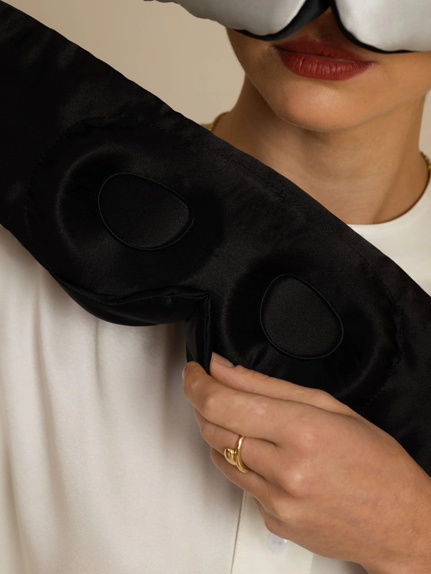 Pure Silk 3D Contoured Eye Mask With Velcro Closure - Image 5