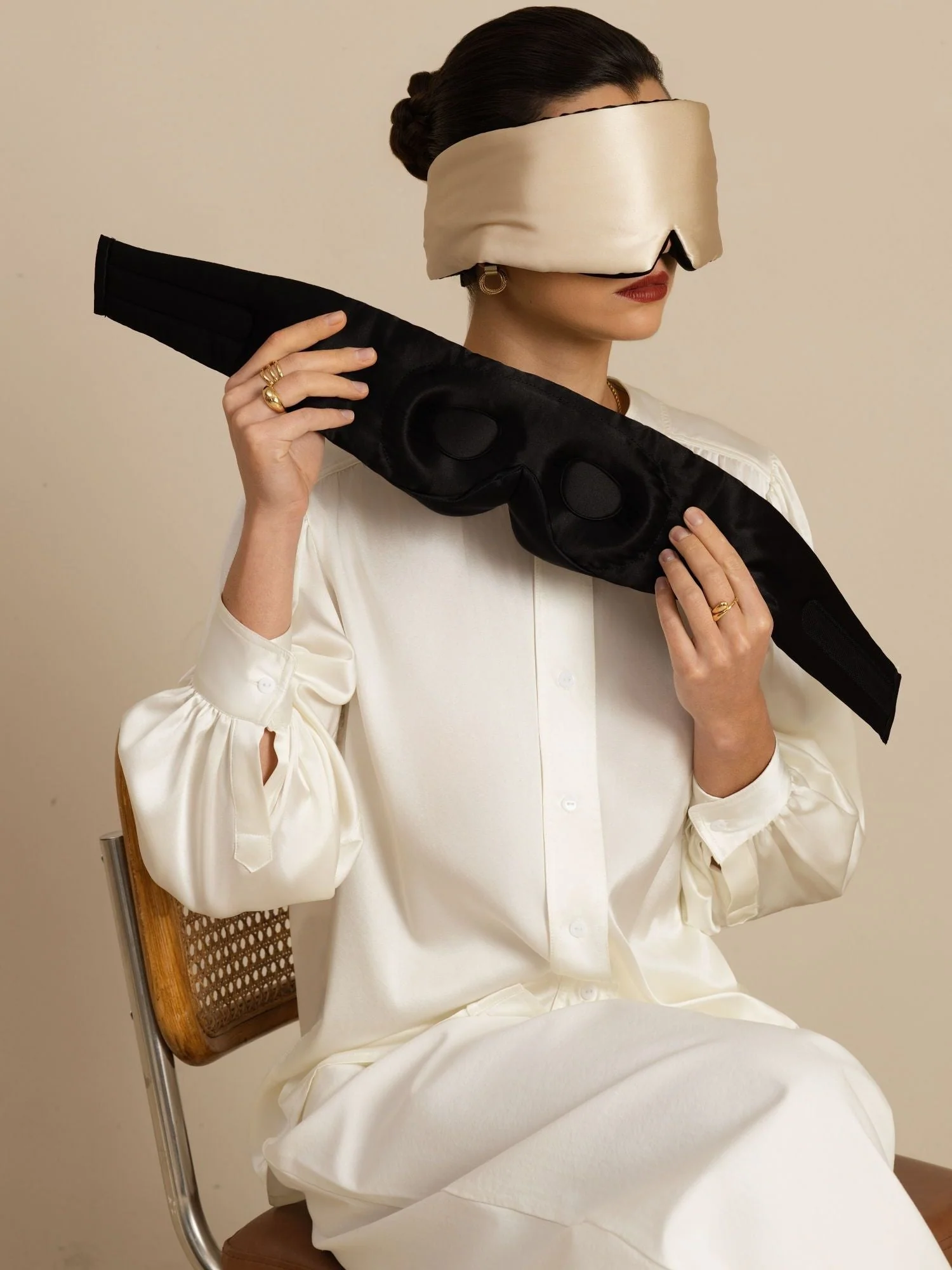 Pure Silk 3D Contoured Eye Mask With Velcro Closure - Image 8