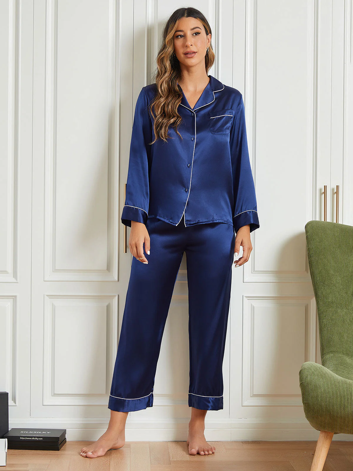Pure Silk Long Sleeve Notch Collar Women's Pyjamas Set - Image 24