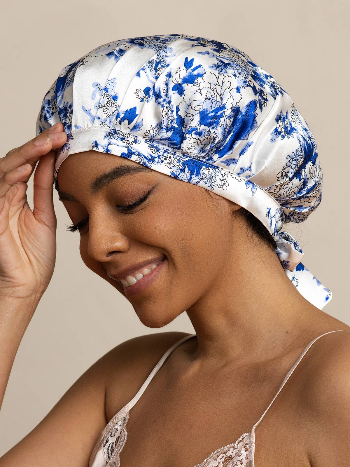 Pure Silk Classic Bonnet with Ribbons - Image 21