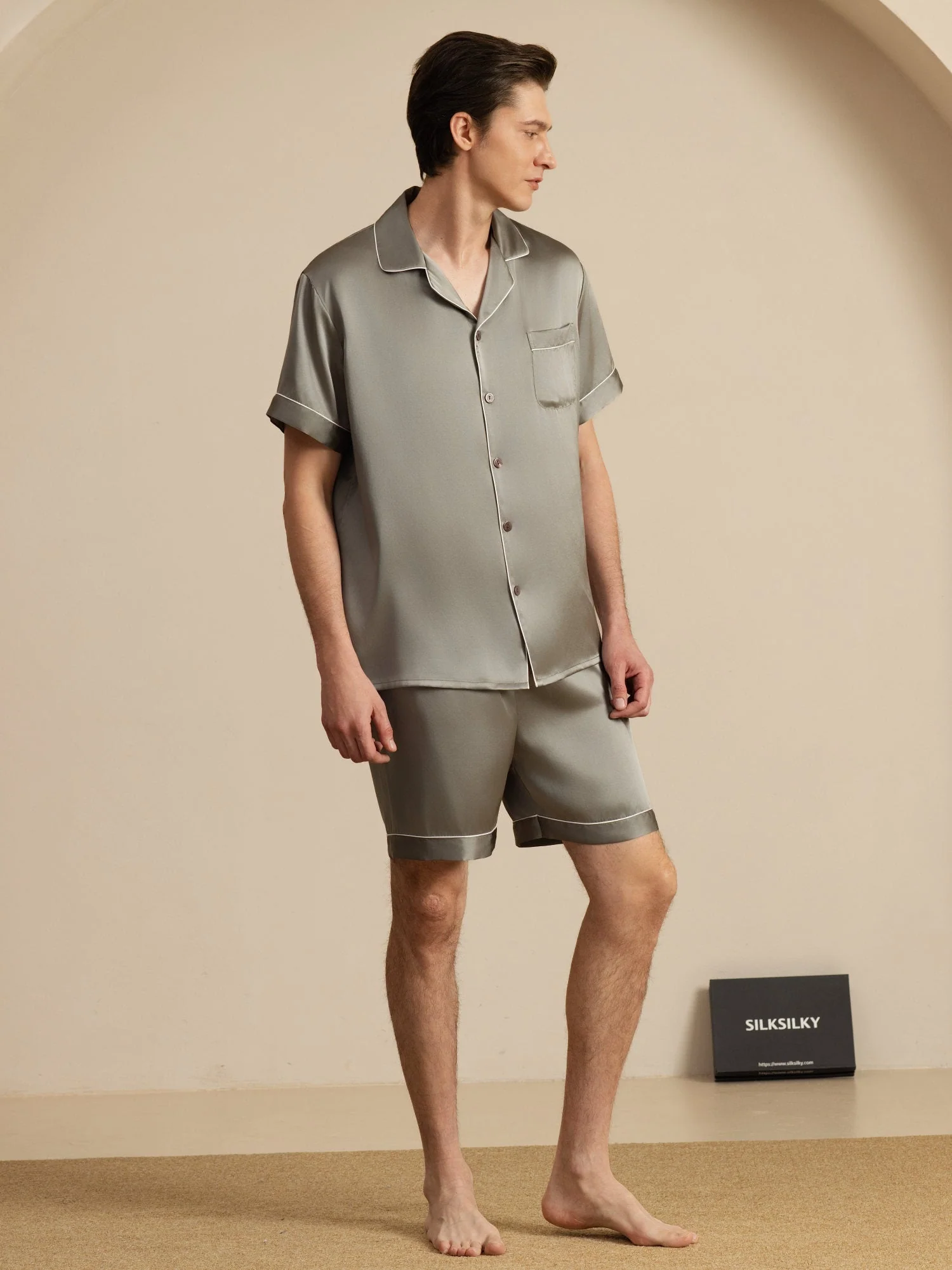 Pure Silk Short Sleeve Notch Collar Men's Pyjamas Set with Shorts - Image 13