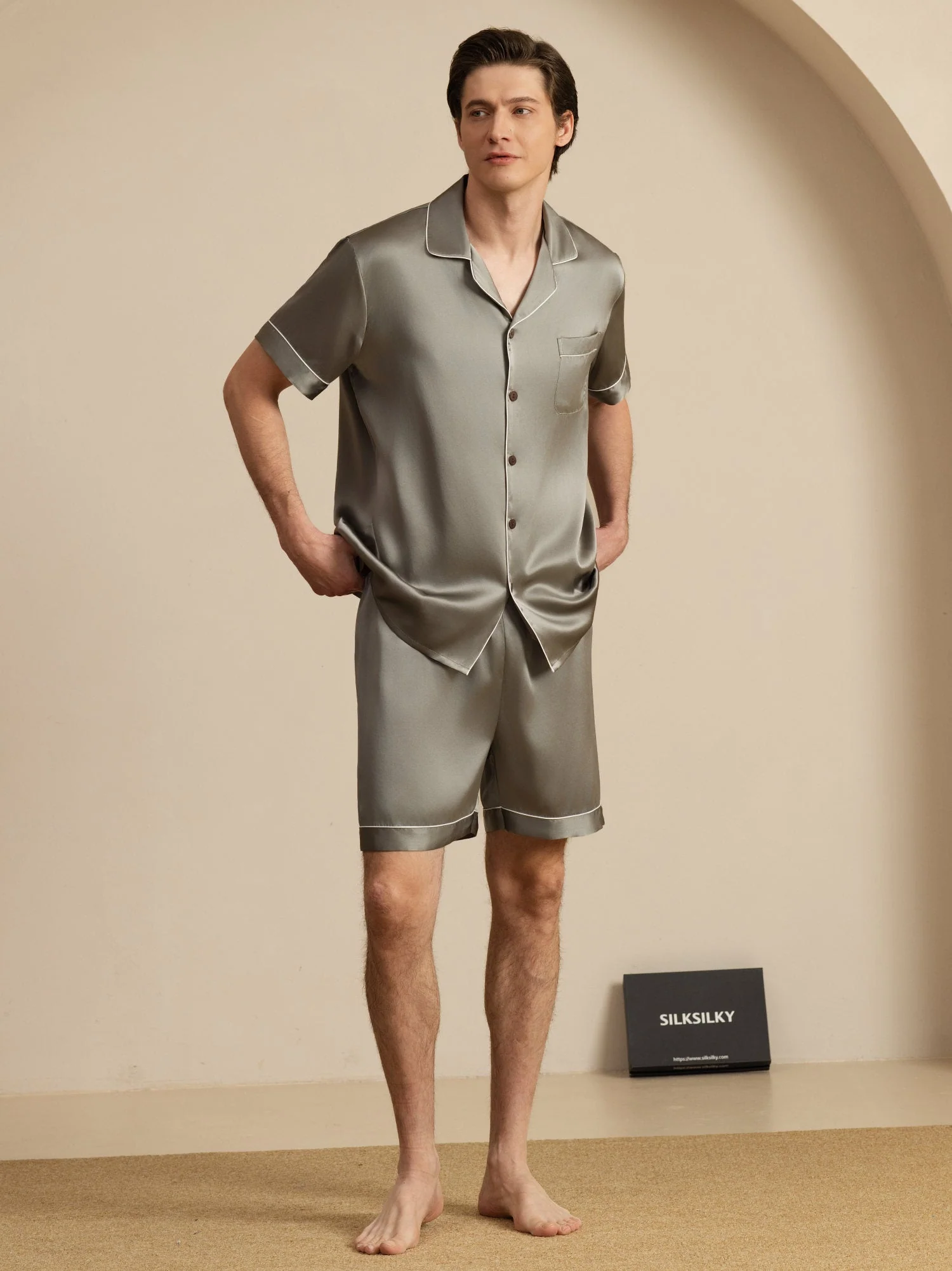 Pure Silk Short Sleeve Notch Collar Men's Pyjamas Set with Shorts - Image 14
