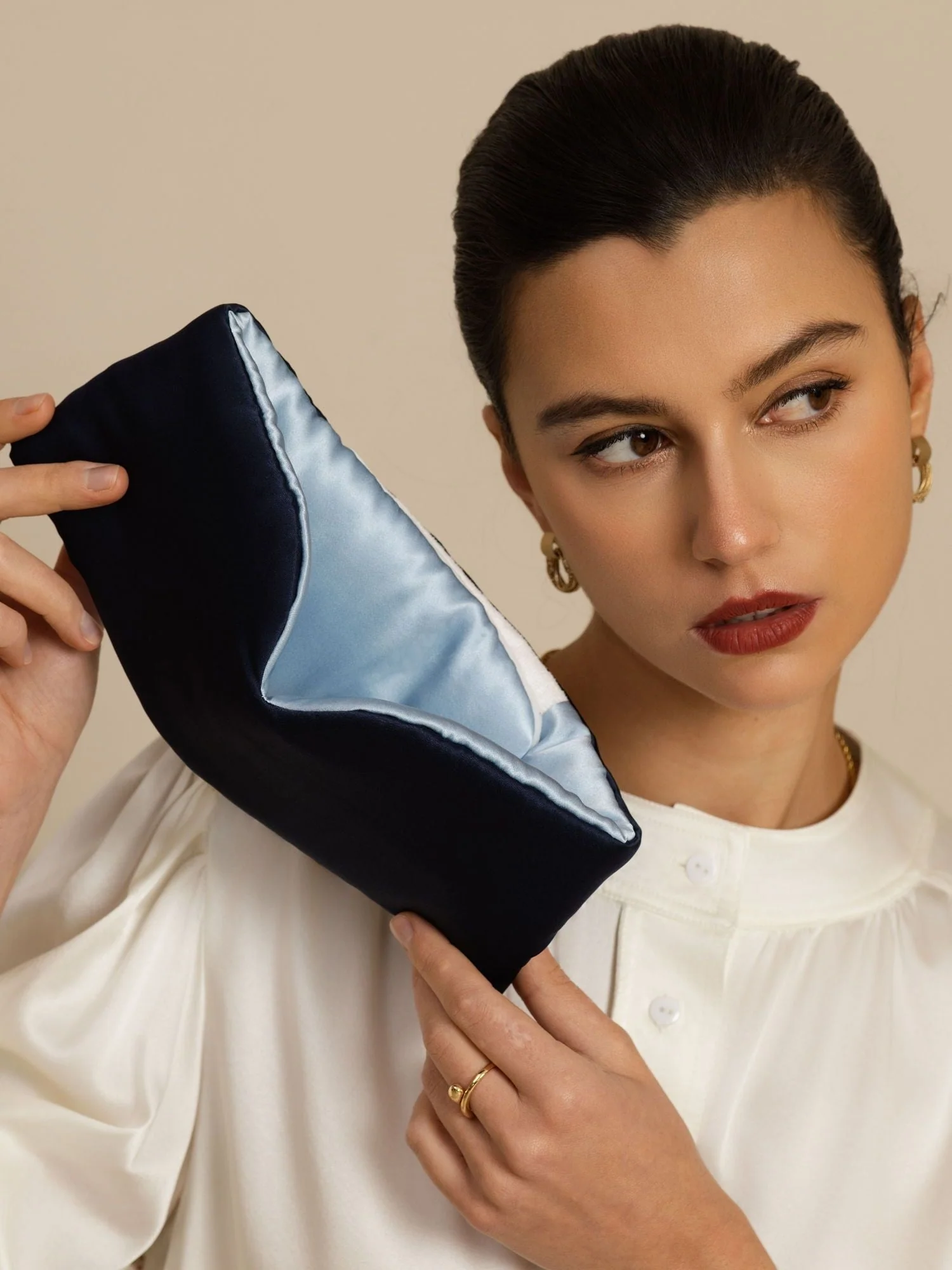 Pure Silk Double-Sided Eye Mask With Silent Velcro Closure - Image 10