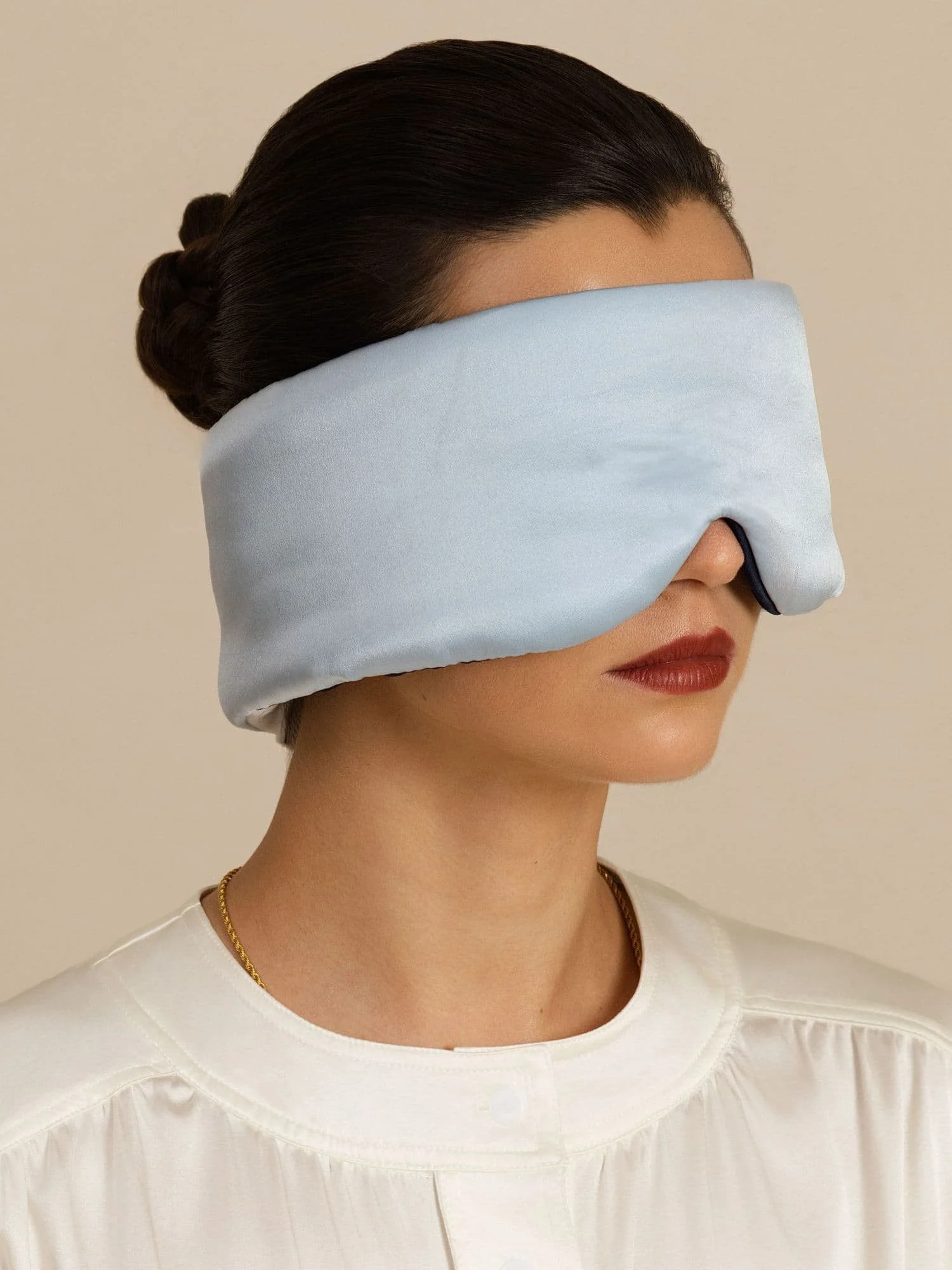 Pure Silk Double-Sided Eye Mask With Silent Velcro Closure - Image 8