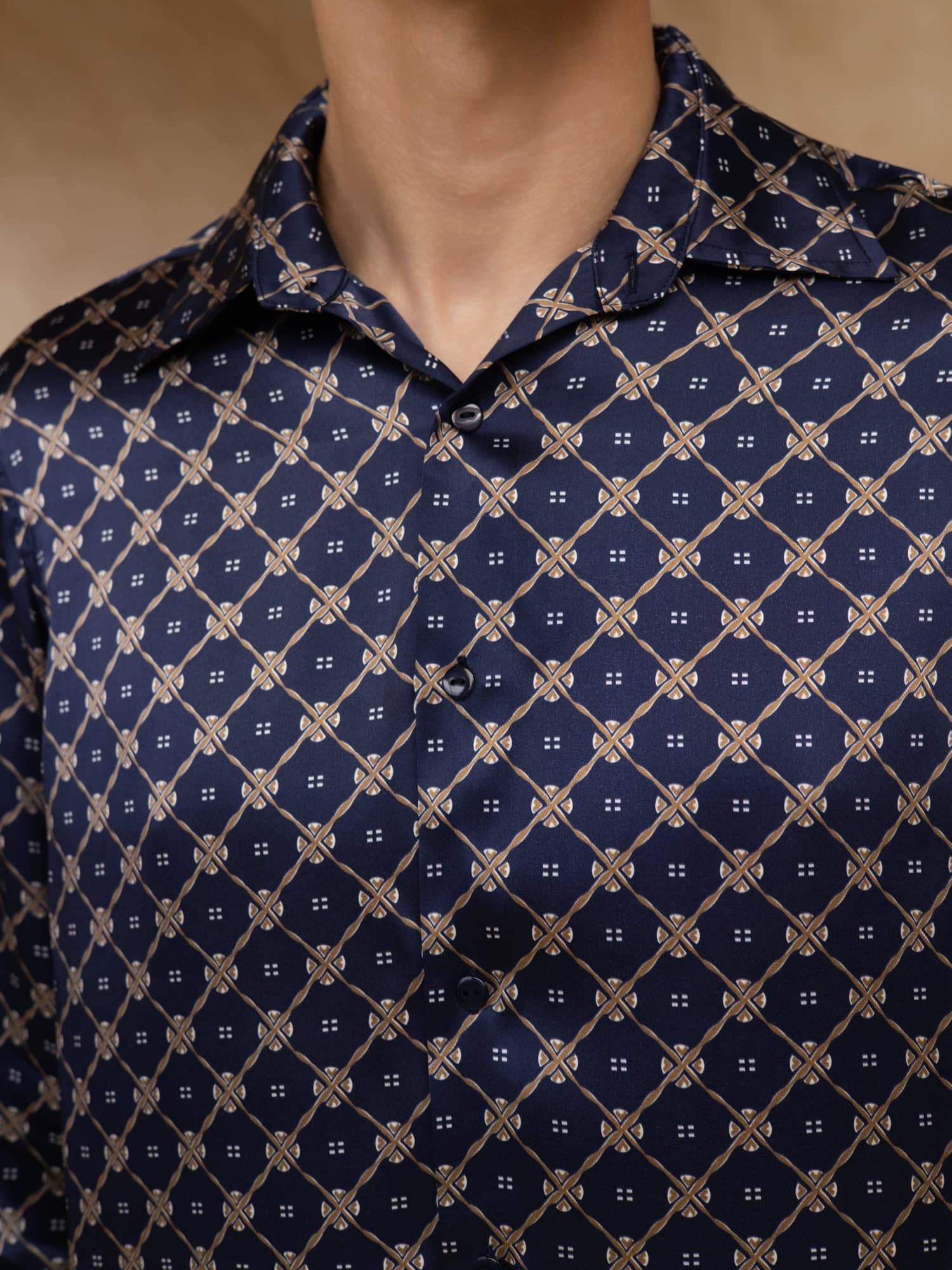 Pure Silk Men's Long Sleeve Lapel Collar Chain Print Shirt - Image 6
