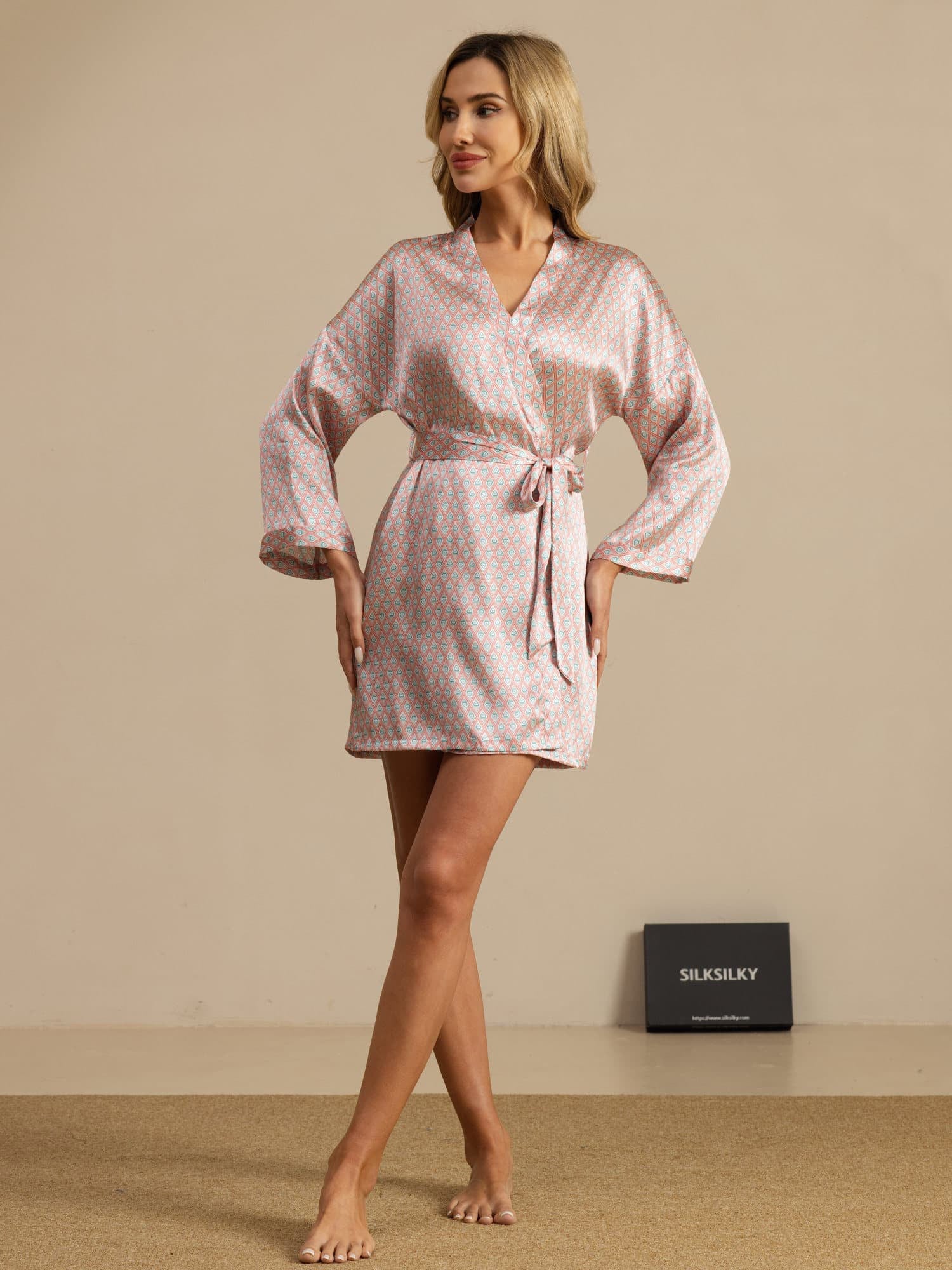 Pure Silk Women’s  Long Sleeve  Heart Geo Printed Short Belted Robe - Image 13