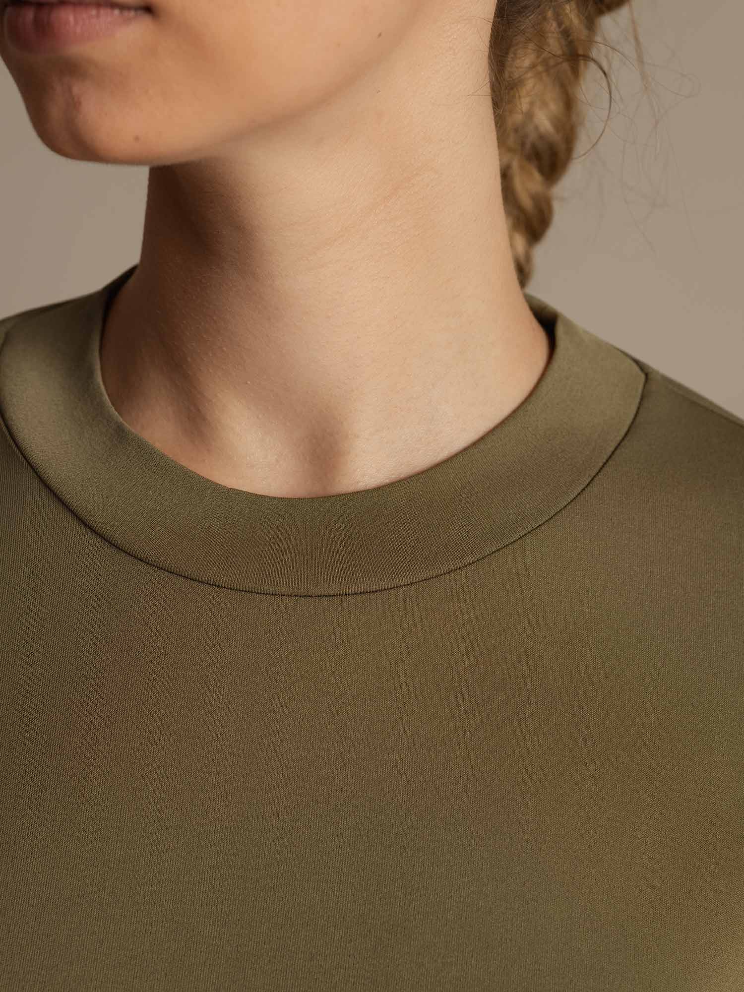 Pure Silk Round Neck Mid-length Sleeves Women's Sport T-Shirt - Image 5