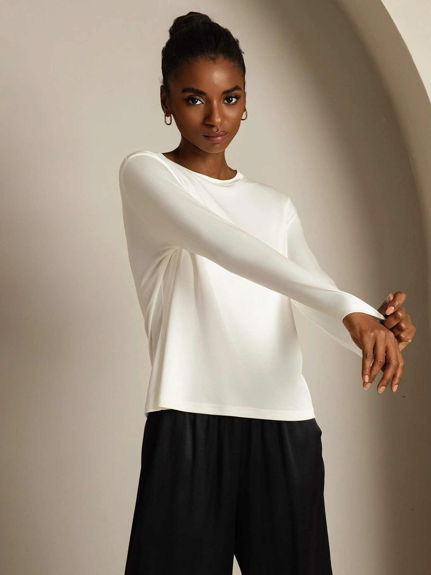 Women's Pure Silk Long Sleeve Round Neck Top - Image 16