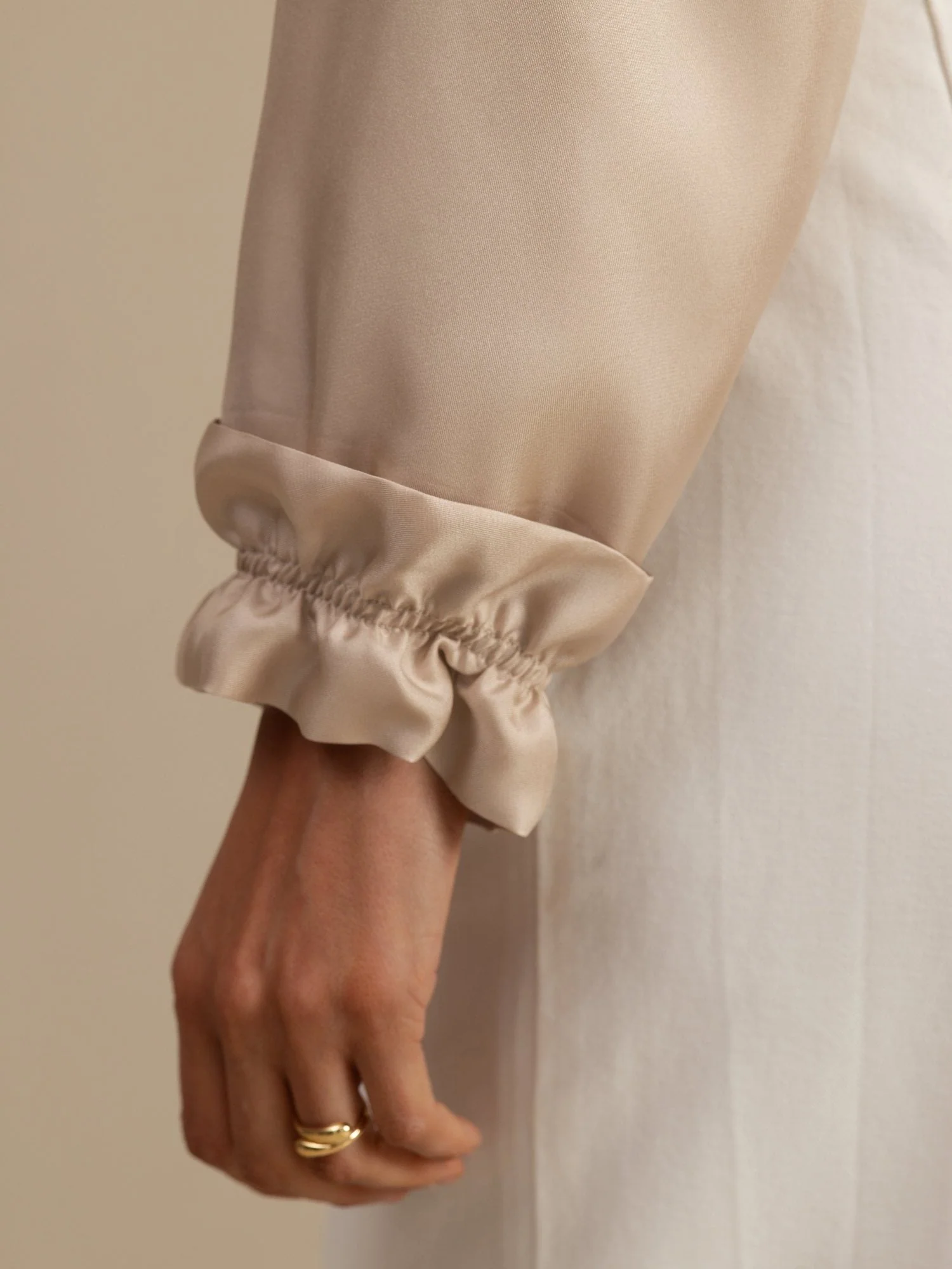 Pure Silk Women's Cropped Hooded Jacket With Pockets - Image 22