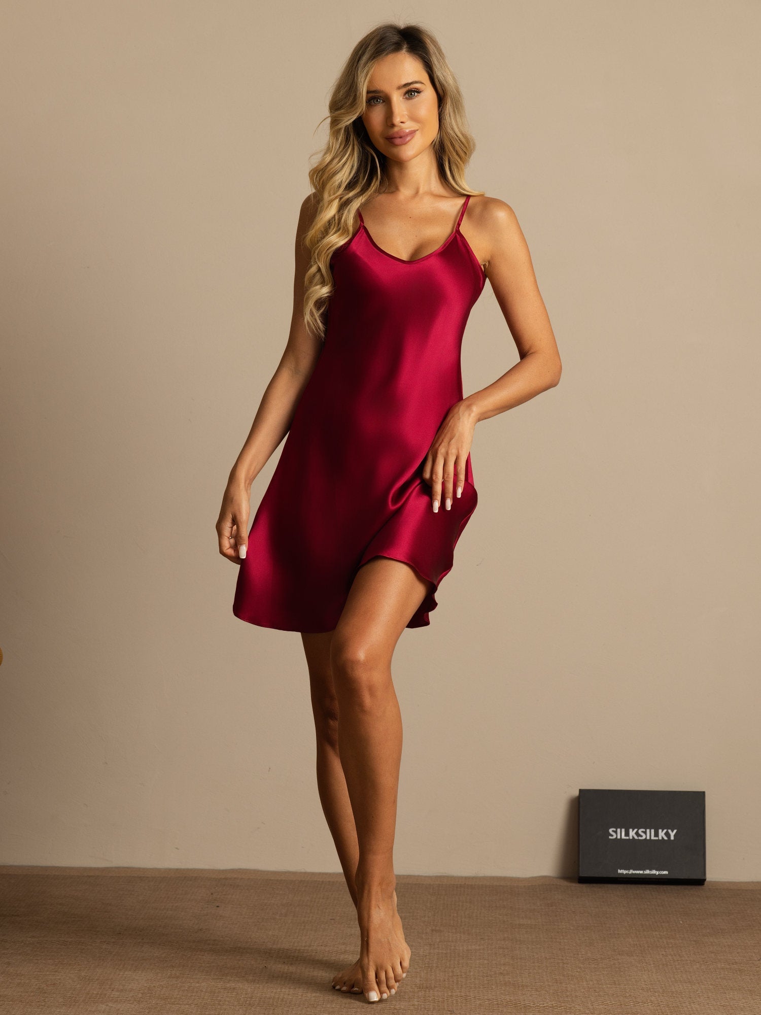 Pure Silk Spaghetti Strap V-neck Short Nightdress - Image 38