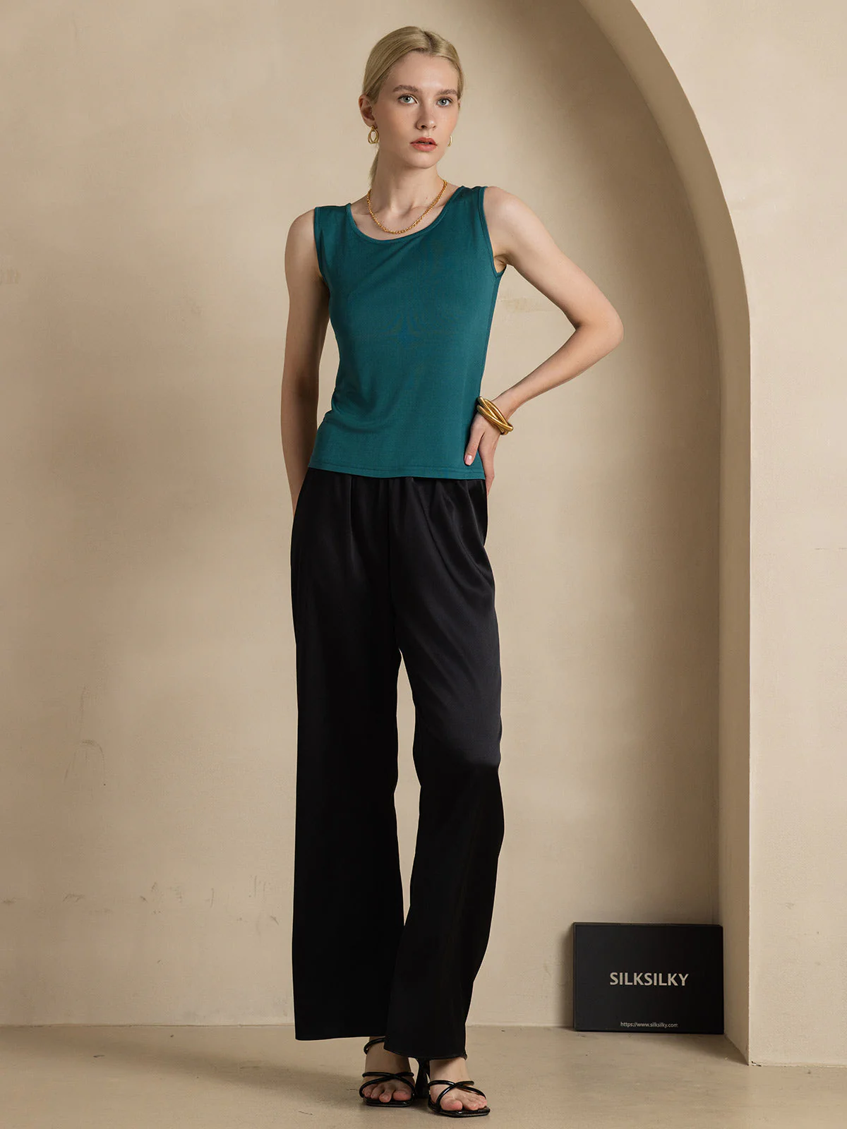 Pure Silk Sleeveless Round Neck Women's Tank Top - Image 57