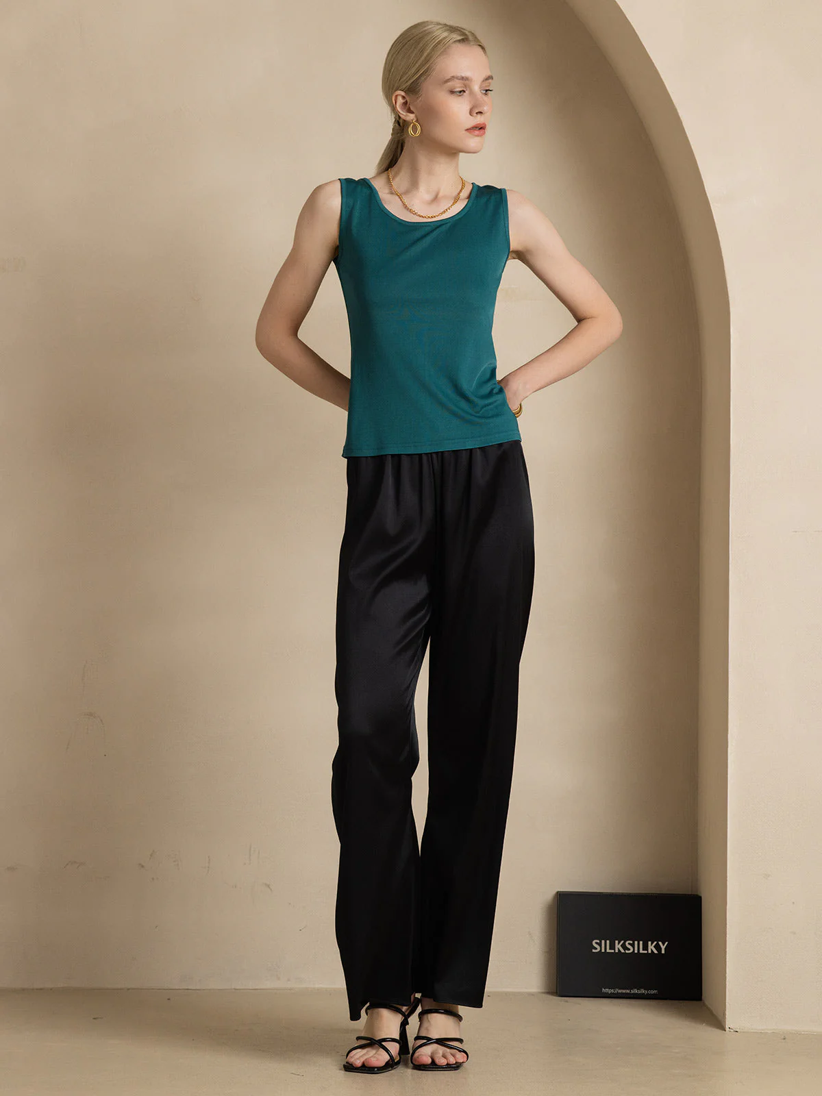 Pure Silk Sleeveless Round Neck Women's Tank Top - Image 58